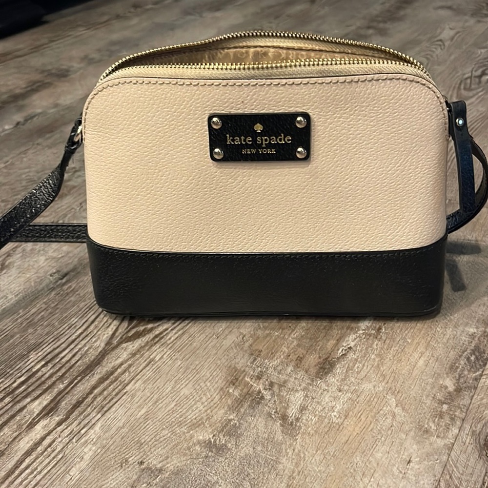 Kate Spade Dome Cross Body bag in ivory and black